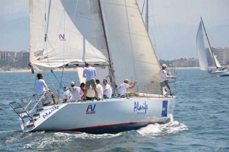 day sailing in puerto vallarta